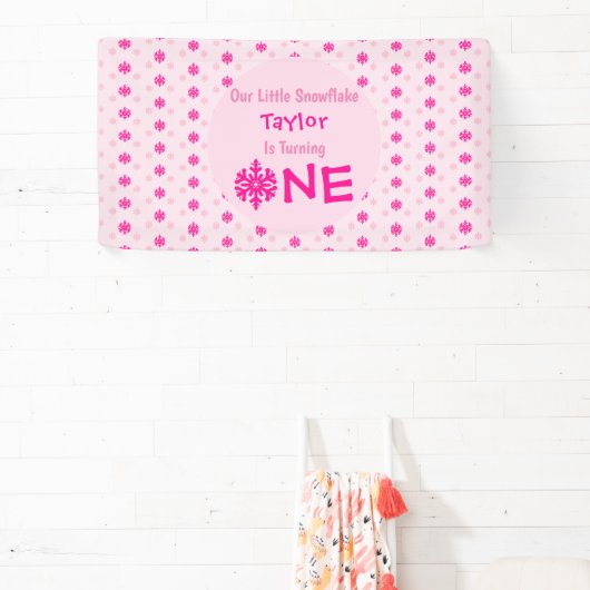 Little Snowflake 1st Birthday Spandoek (Insitu)