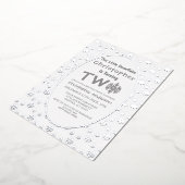 Little Snowflake 2e verjaardag Folie Uitnodiging (Gedraaid)