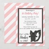 Little Stinker Pink Stripes Skunk Eerste Verjaarda Kaart (Voorkant / Achterkant)