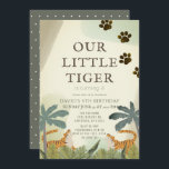 Little Tiger Safari Oerwoud Kids Birthday Kaart<br><div class="desc">Deze schattige verjaardagsuitnodiging van het kind is voorzien van een paar roeitijgers en pootafdrukken met tropische bladeren en palmbomen in een oerwoud. De achterkant kenmerkt een jager groene achtergrond met poolpunten. Pas het aan uw behoeften aan. In mijn winkel kun je passende producten vinden.</div>