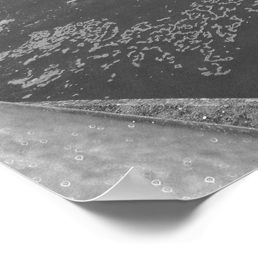 Little Trawler, Cardiff Bay Harbour - Black en Wh Poster (Hoek)