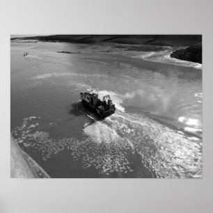 Little Trawler, Cardiff Bay Harbour - Black en Wh Poster