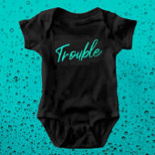 Little Trouble – Blauwgroen Script Baby Bodysuit