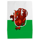 Little Welsh Baby Red Dragon Flag Cartoon Medium Cadeauzakje (Achterkant)