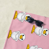 Little White Duck Standing Thunder_Cove Strandlaken (In situ)