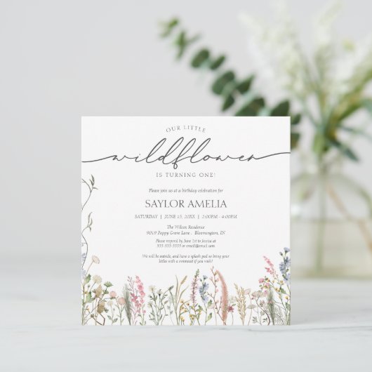 Little Wildflower Floral First Birthday Foto Kaart (Staand voorkant)