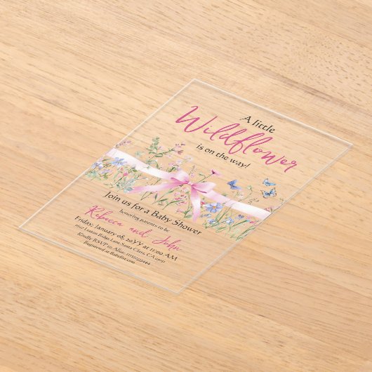 Little Wildflower Floral Girl Pink Bow Baby shower Acryl Uitnodigingen (Laagn)