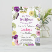 Little Wildflower thema verjaardag uitnodiging (Staand voorkant)
