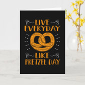 Live day als pretzel dag kaart (Gele Bloem)
