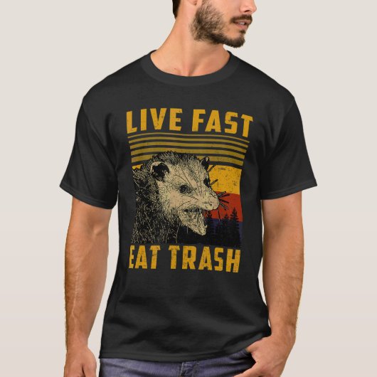 Live Fast Eat Trash Raccoon Camping or Hikking T-shirt (Voorkant)