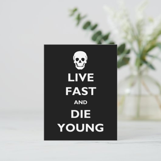 Live Fast en Die Young Briefkaart (Staand voorkant)