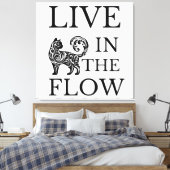 Live in The Flow artistiek kattensilhouet. Canvas Afdruk (Insitu (Slaapkamer))
