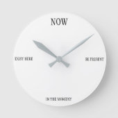Live in the Moment Clock Ronde Klok (Voorkant)