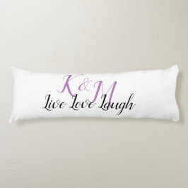 Live Liefde Lach met de Initialen van het paar Lichaamskussen