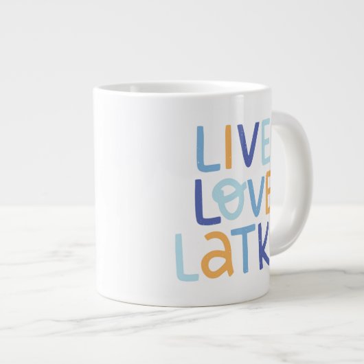 Live Love Latke Hanukkah Design Grote Koffiekop (Voorkant rechts)