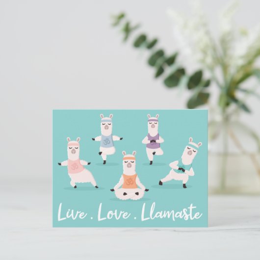 Live Love Llamaste | Fun Yoga Llama-tekens Briefkaart (Staand voorkant)