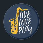 Live Love Play Saxophone Player Jazz Music Lover Magneet<br><div class="desc">retro orchestra en jazz muziekfan design voor degenen die viool en saxofone spelen in een muziekband of symfonie. Koel klassieke jazzkoopwaar voor saxofonist, violist, muzikant en kunstenaar. Grappig en grappig muziekspel voor viool- en saxofoneraar, orkestfan en mensen die gewoon van muziek houden. Geweldig souvenir, kerstcadeau en verjaardagscadeau voor familie en...</div>