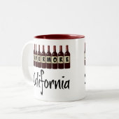 Livermore California Red Wine Bottles Tasting Fun Tweekleurige Koffiemok (Voorkant links)