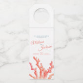 Living koraal waterverf huwelijk aangepast flessenhanger (Voorkant)