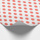 Living koraalpolka-punten op wit cadeaupapier (Hoek)
