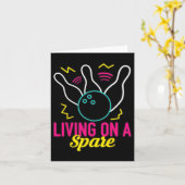 Living On A Spare Funny Bowling League Bowler Vint Kaart (Gele Bloem)