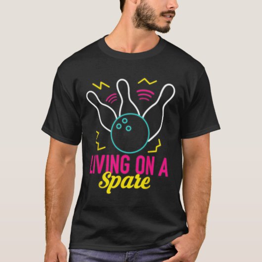 Living On A Spare Funny Bowling League Bowler Vint T-shirt (Voorkant)