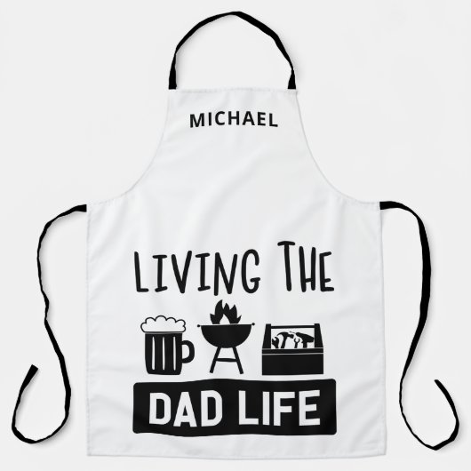 Living The Dad Life BBQ Bier Gepersonaliseerde naa Schort (Voorkant)