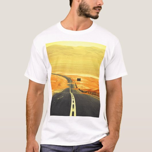Liwa Oasis Asfalt Road, duinen. T-shirt (Voorkant)