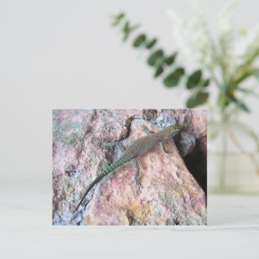 Lizard op de muur briefkaart (Staand voorkant)