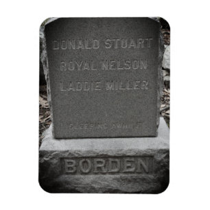 Lizzie Borden Dog Headstone - 'Slapend Awhile' Magneet