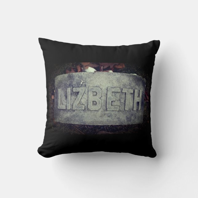 Lizzie Borden Grave "Lizbeth" - Herfst River, MA Kussen (Voorkant)