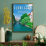 Ljubljana, Sloveense parel Poster<br><div class="desc">Ljubljana is de hoofdstad van Slovenië. De grootste stad van het land,  met ongeveer 280.000 inwoners,  wordt in de loop van haar geschiedenis beïnvloed door verschillende culturen,  vanwege haar scharnierende geografische ligging tussen de culturen Germaans,  Latijns en Slavisch.</div>