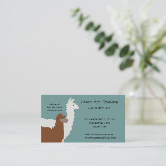 Llama en Alpaca Yarn twee met zijdes Visitekaartje (Staand voorkant)