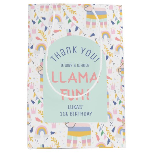 Llamas & Rainbows Fiesta Birthday Party Hartelijk  Medium Cadeauzakje (Voorkant)