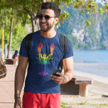 Lobster Graphic met Pride Rainbow Stripes T-shirt<br><div class="desc">Deze kleurrijke kreeftensportregenboogstrepen in rood,  oranje,  geel,  groen,  blauw en paars.</div>