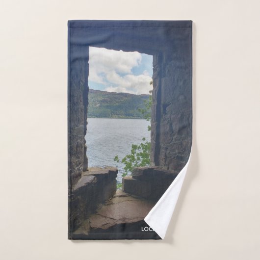 Loch Ness gezien van Urquhart Castle Handdoek (Handdoek)