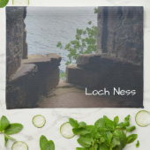 Loch Ness gezien van Urquhart Castle Theedoek (Gevouwen)