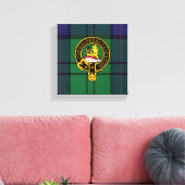 Lockhart Scottish Crest en Tartan Canvas print (Insitu (Woonkamer))