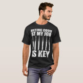Locksmith beeing good at job is key lock picking t-shirt (Voorkant volledig)