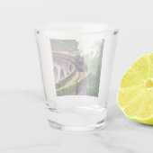 Locomotieftrein op brug shot glas (Achterkant)