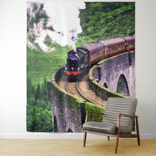 Locomotieftrein op brug wandkleed (In situ)