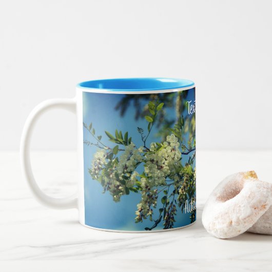 Locust Flower Blossoms Personalized Tweekleurige Koffiemok (Met donut)
