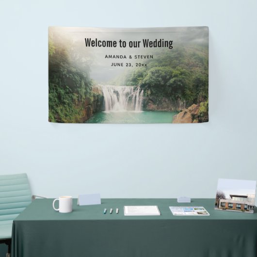 Loefse waterval in het Bergwoud Spandoek (Beurs)