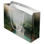Loefwaterval in een bergbos groot cadeauzakje (Achterkant Gekanteld)