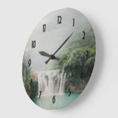 Loefwaterval in een bergbos grote klok (Hoek)