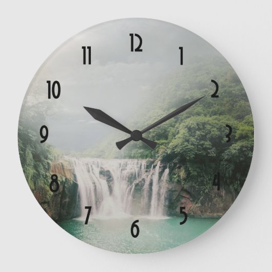 Loefwaterval in een bergbos grote klok (Voorkant)