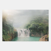 Loefwaterval in een bergbos inpakpapier vel (Voorkant 3)