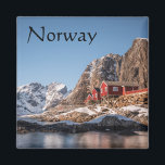 Lofoten Norway Souvenir Magneet<br><div class="desc">Reisfoto van het vissersdorp Hamnøy aan de kust van Lofoten, Noord-Noorwegen, Scandinavië. Foto © Sebastian Worm.</div>