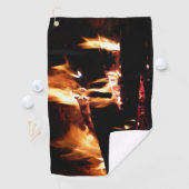 Logboeken in de vuurfoto van de Fireplace Golfhanddoek (Insitu)