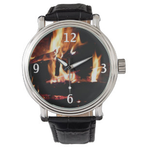Logboeken in de vuurfoto van de Fireplace Horloge